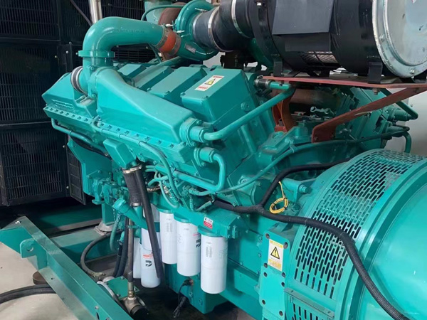 巫山更换100kW柴油发电机组机油时，需要注意哪些事项？